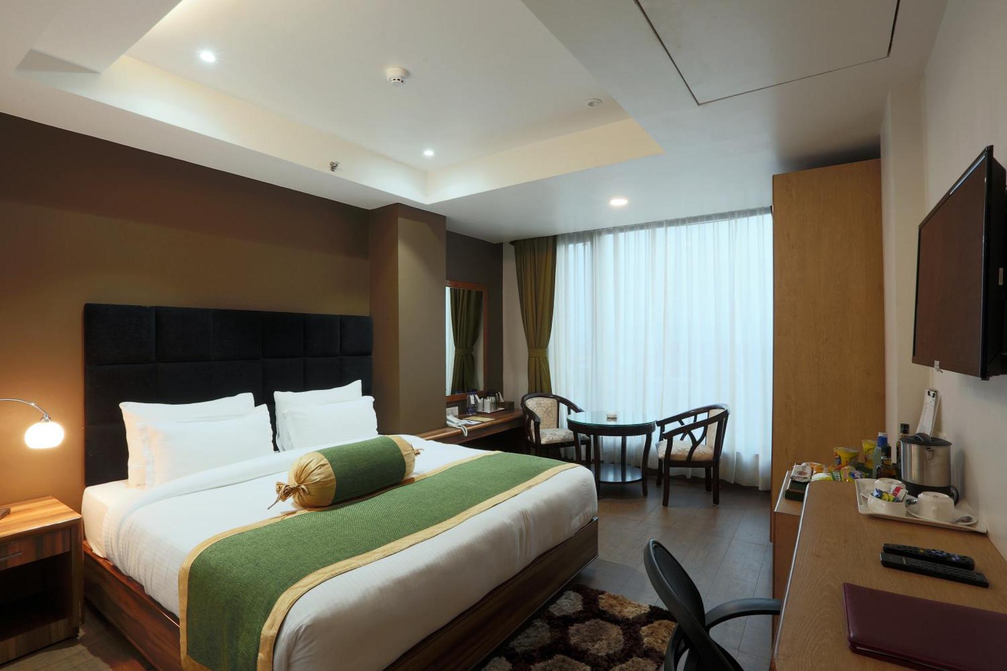 Hotel Prithvi Palace Aerocity Delhi Airport Neu-Delhi Exterior foto